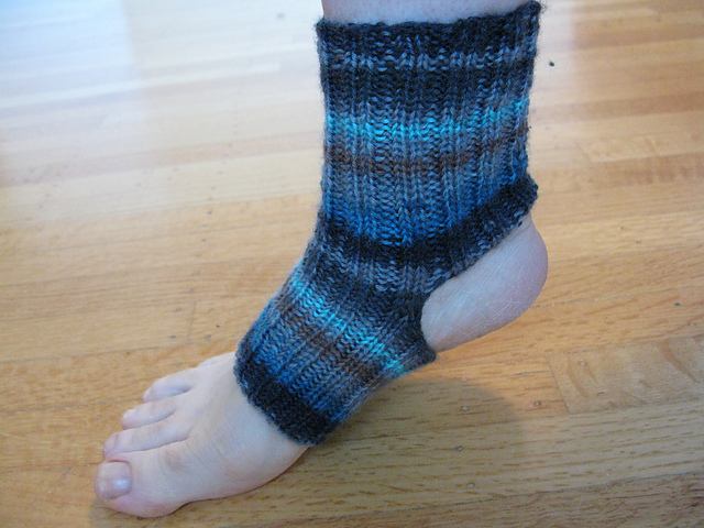 Yoga socks knitting pattern and chart free