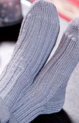 Knitting Patterns Galore - Ribbed Knit Socks